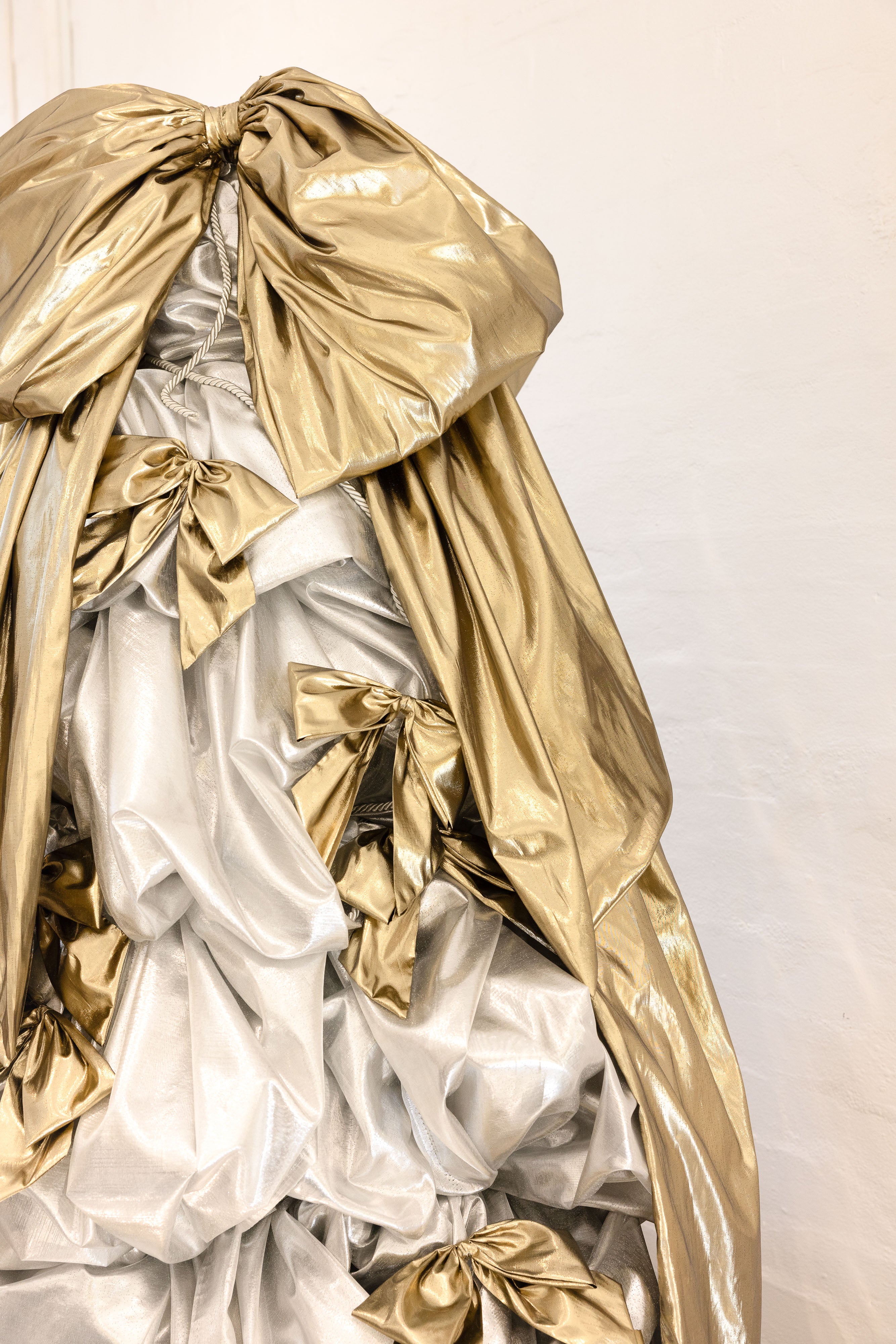 Signature STG Gilded Bow – Large