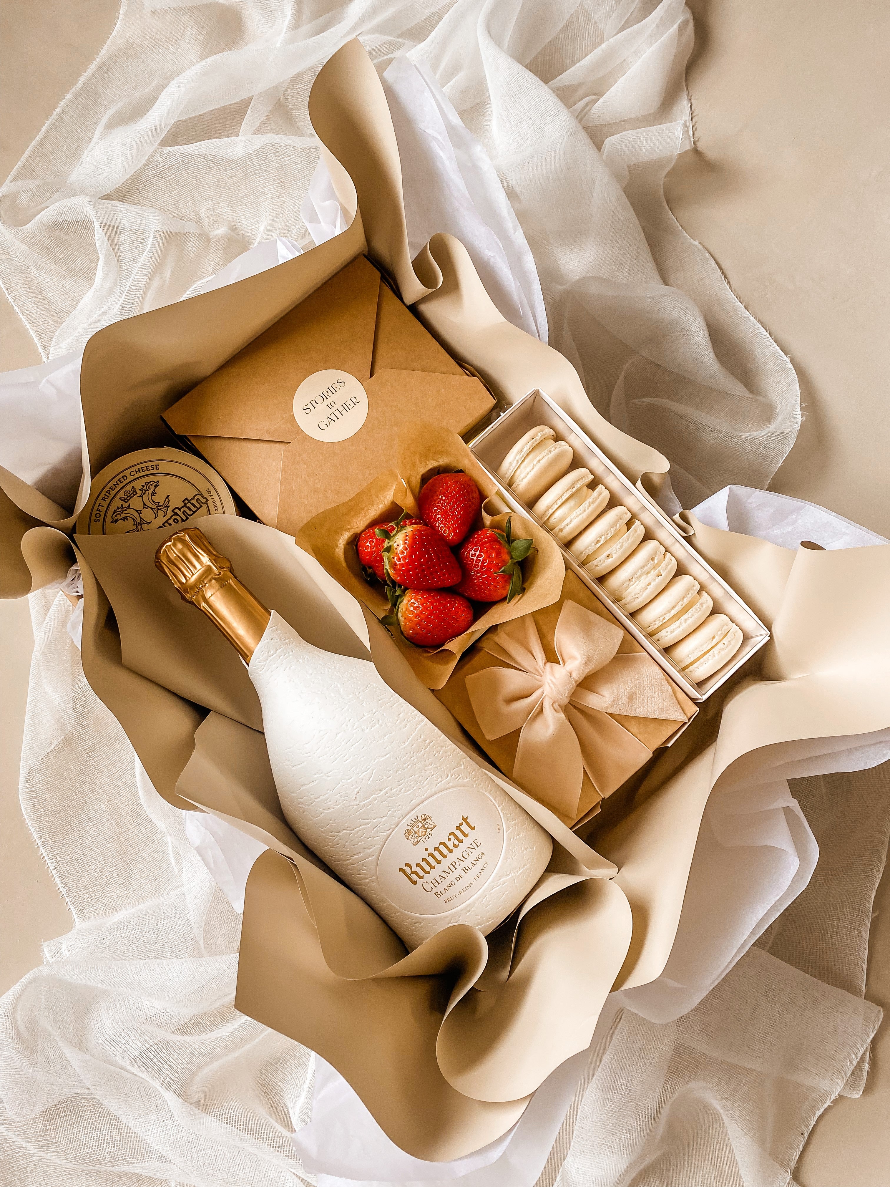 Lush Trinity Hamper with Ruinart Blanc de Blanc