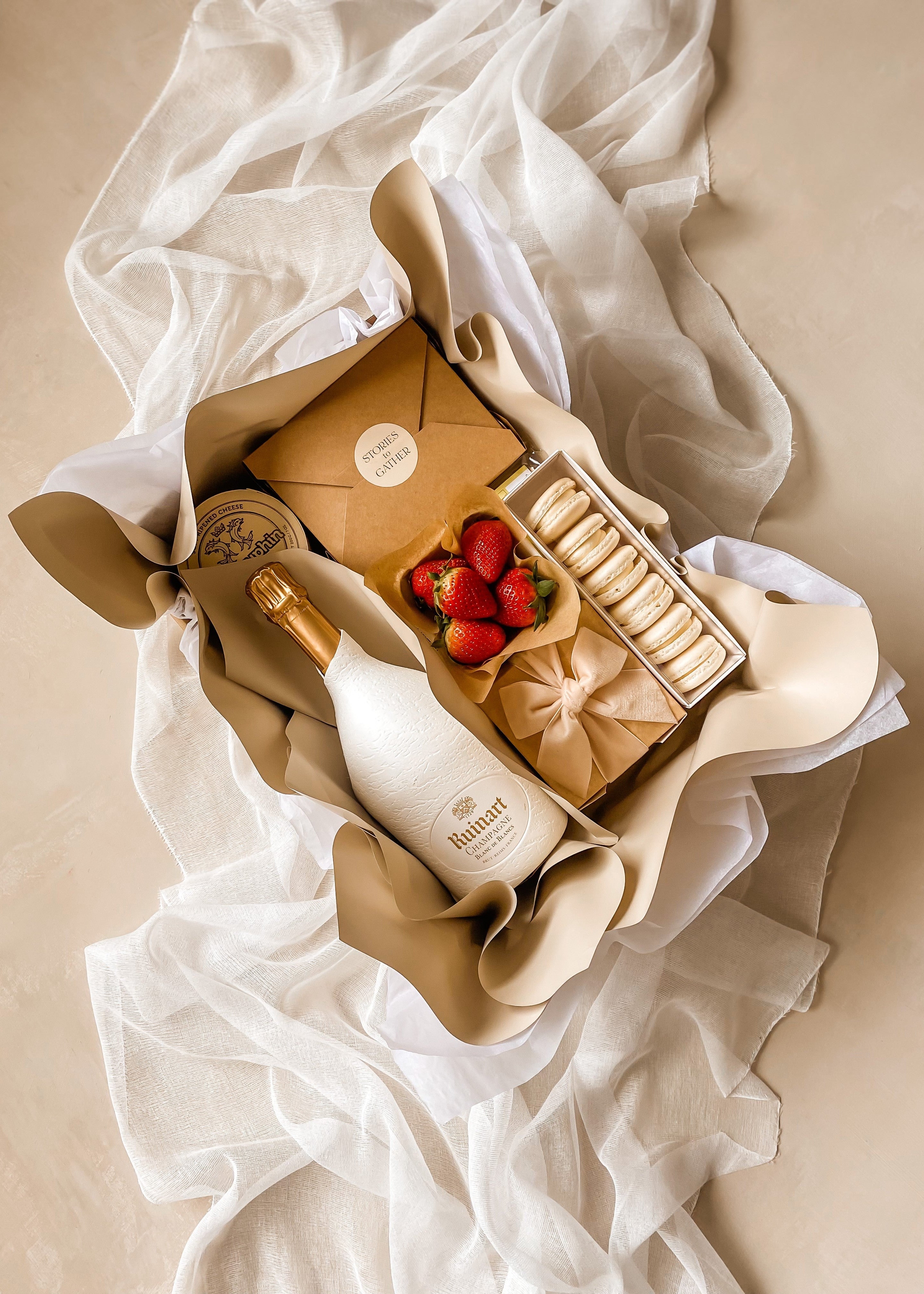 Lush Trinity Hamper with Ruinart Blanc de Blanc